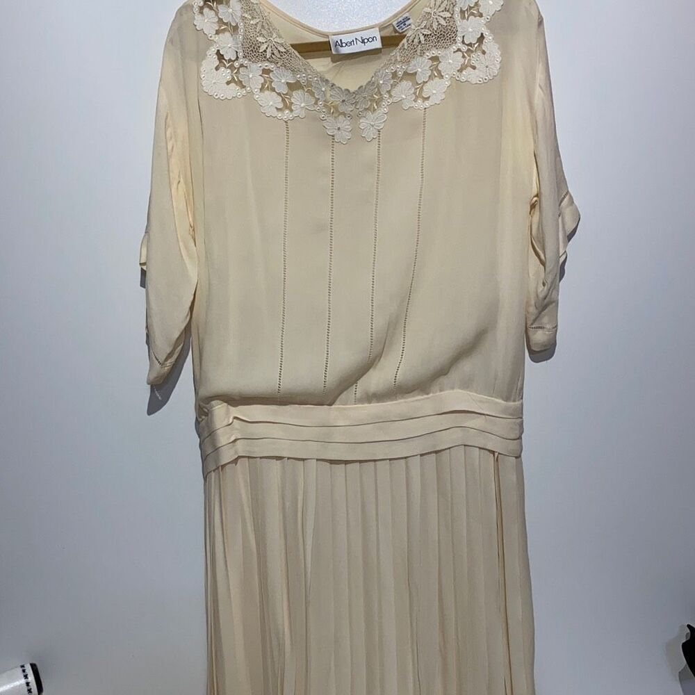 Albert Nipon Women's Cream Peated Detail Laced Fl… - image 7